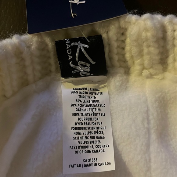 NWT Women's Kyi Kyi Genuine Fox Fur Pom Pom Waffle Knit Beanie Hat in Ivory - Picture 10 of 10